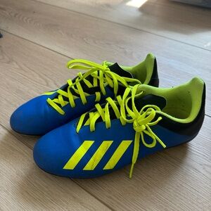 Adidas soccer cleat size 5 1/2